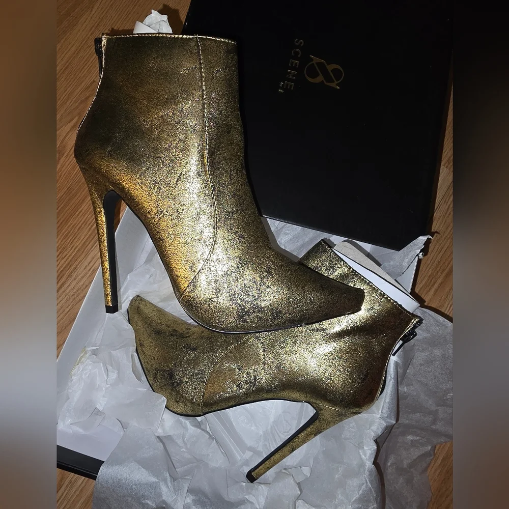 Gold Booties - Picture 4 of 8